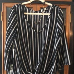 Status by Chennault Beautiful V Neck Top